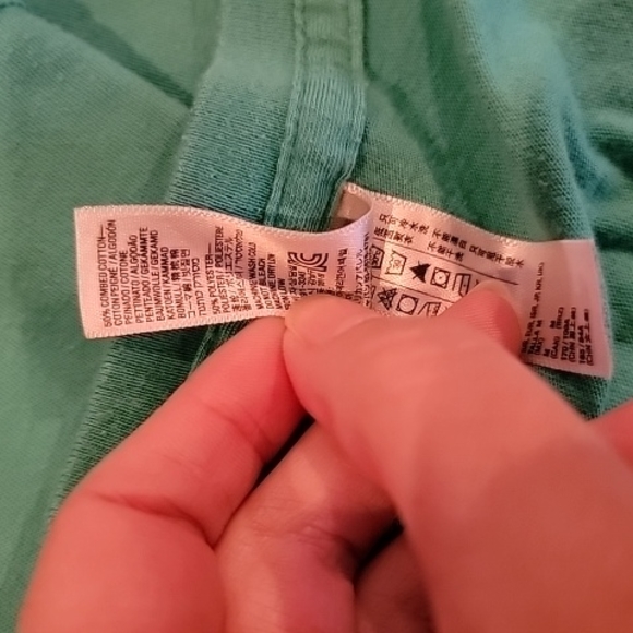 David's Tea - Tea is hot t-shirt - Size M - Picture 4 of 4